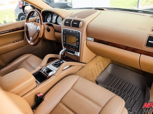 Used 2009 Porsche Cayenne image 21