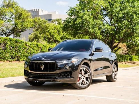 Used 2017 Maserati Levante S AWD/4WD image 18