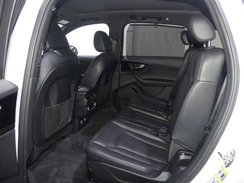 Used 2019 Audi Q7 3.0T Prestige w/ Prestige Package AWD/4WD image 28