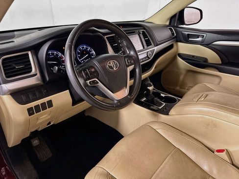 Used 2014 Toyota Highlander XLE AWD/4WD image 9