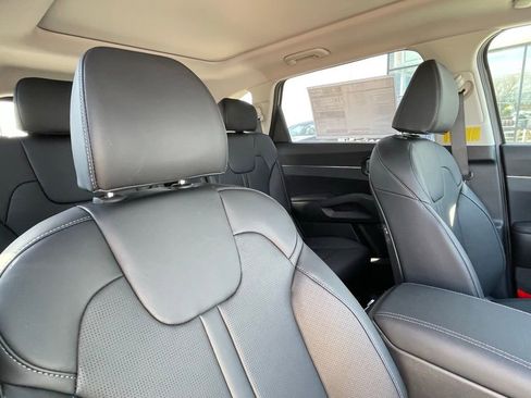New 2026 Kia Sorento EX w/ EX Premium Package AWD/4WD image 30