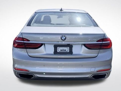 Used 2018 BMW 750i RWD image 7