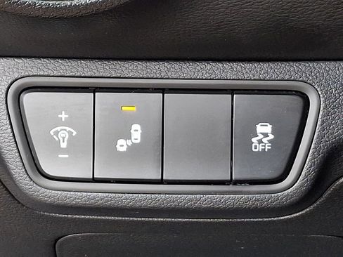 Certified 2022 Kia Forte LXS w/ LXS Technology Package FWD image 23