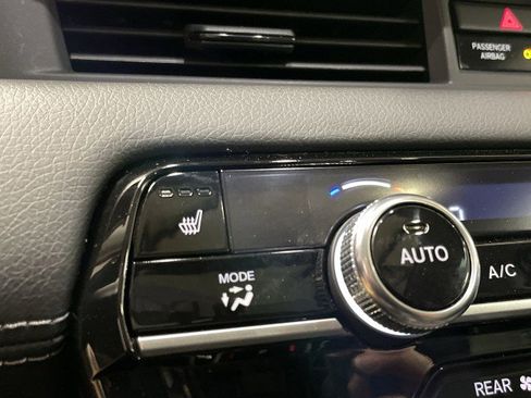 Used 2025 Honda Pilot Touring image 20