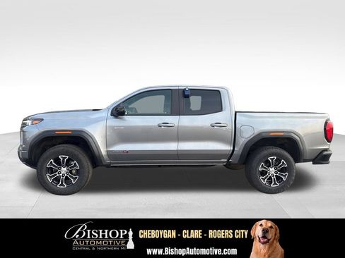 Used 2024 GMC Canyon AT4 w/ AT4 Premium Package AWD/4WD image 12