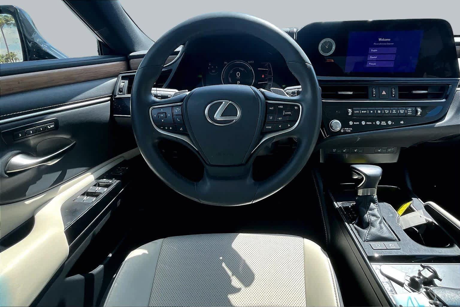 Used 2023 Lexus ES 300h w/ Premium Package FWD image 6