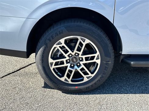 New 2025 Ford Expedition Max Active image 17