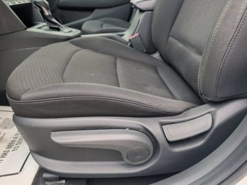 Used 2020 Hyundai Elantra SE w/ Cargo Package (C1) FWD image 9