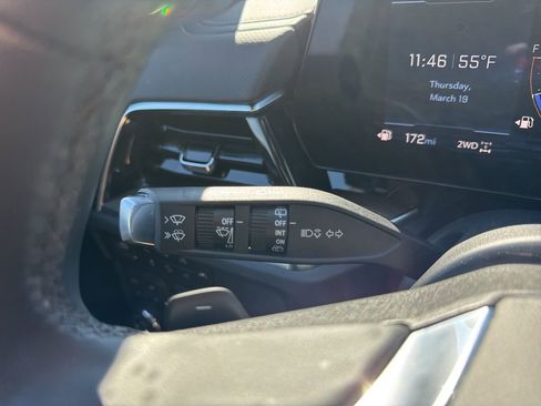 Used 2025 Chevrolet Tahoe High Country AWD/4WD image 14
