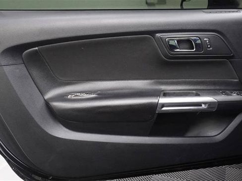 Used 2017 Ford Mustang Coupe RWD image 20