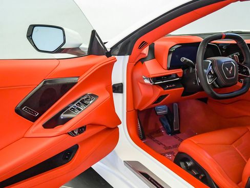 Used 2023 Chevrolet Corvette Stingray Premium Conv w/ Z51 Performance Package RWD image 30