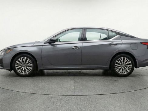 Used 2025 Nissan Altima 2.5 SV image 5