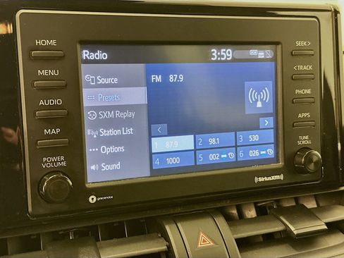 Used 2021 Toyota RAV4 XLE AWD/4WD image 21