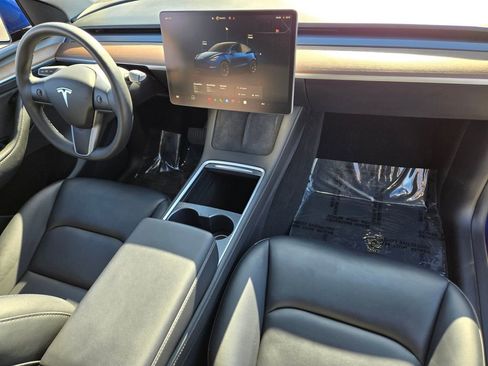 Used 2024 Tesla Model Y 2WD image 17