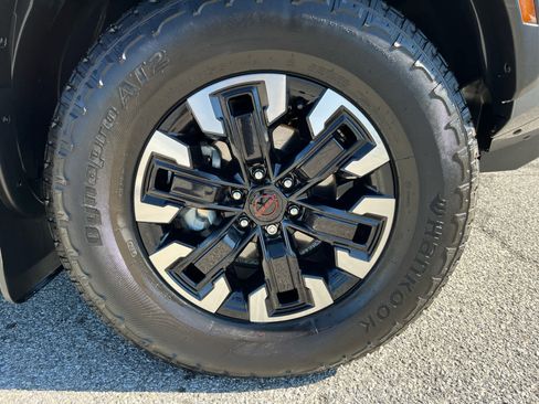 Used 2024 Nissan Frontier PRO-4X w/ Off-Road Protection Package image 35