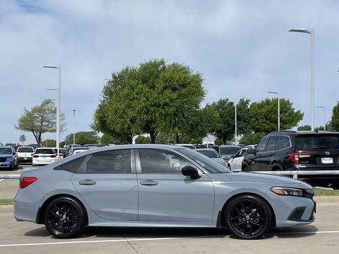 Used 2024 Honda Civic Sport image 3