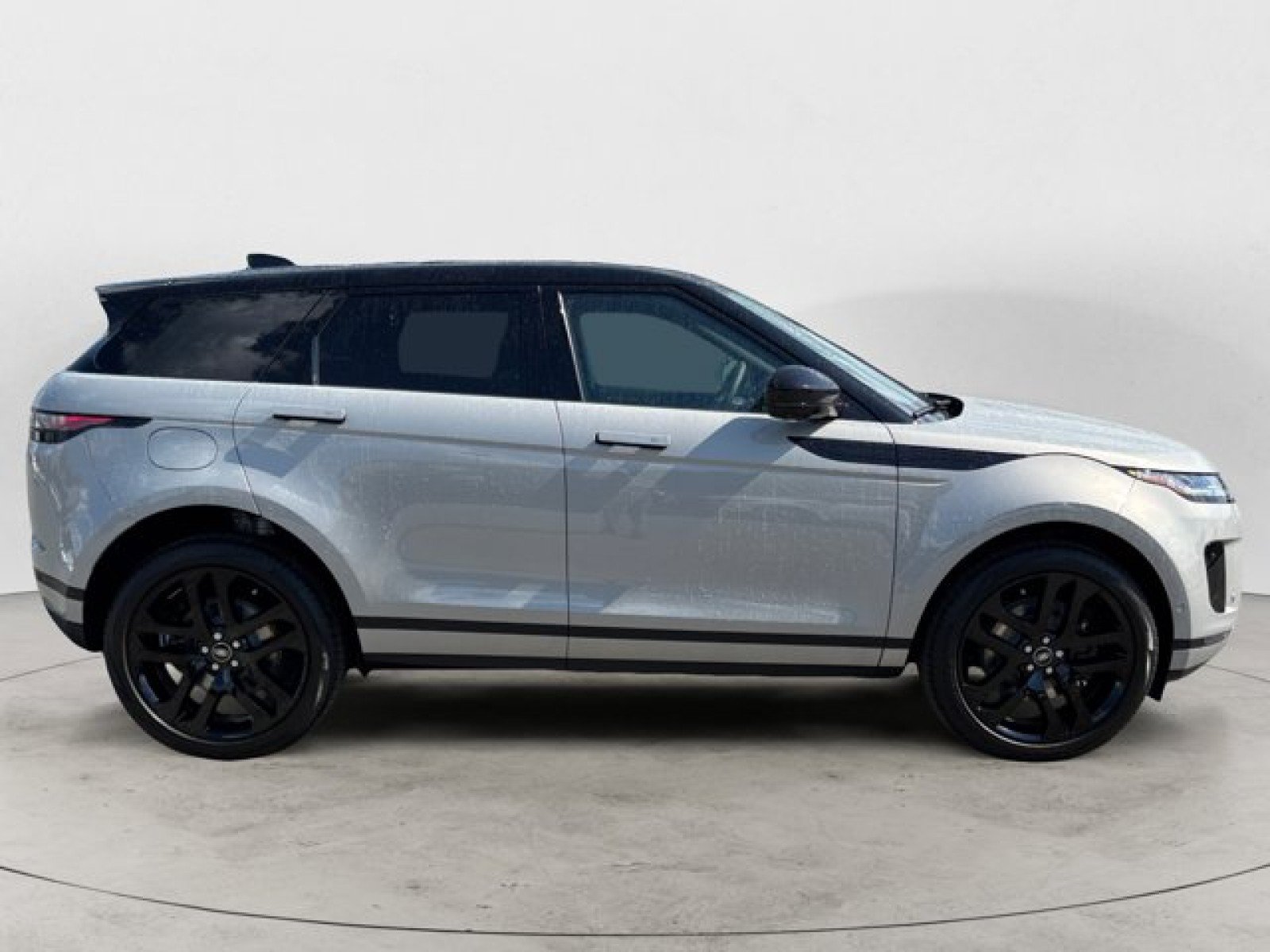 New 2026 Land Rover Range Rover Evoque S AWD/4WD image 3