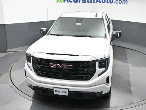 New 2026 GMC Sierra 1500 Elevation image 22