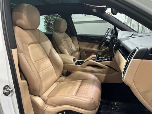 Used 2019 Porsche Cayenne AWD/4WD image 49