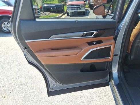 Used 2023 Kia Telluride EX X-Line AWD/4WD image 17