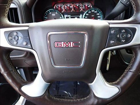 Used 2017 GMC Sierra 2500 SLT image 16