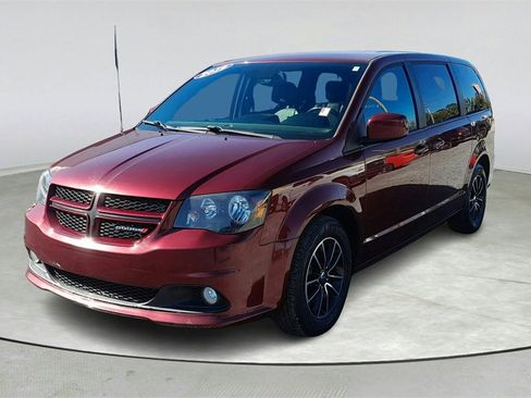 Used 2019 Dodge Grand Caravan GT image 3