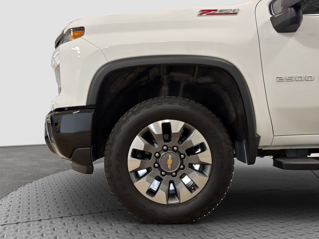 Used 2024 Chevrolet Silverado 2500 Custom w/ Custom Convenience Package AWD/4WD image 15