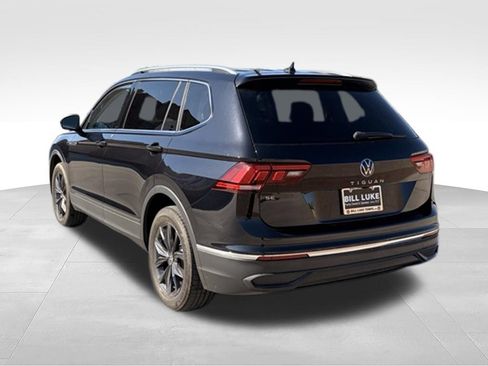 Used 2023 Volkswagen Tiguan SE w/ Panoramic Sunroof Package FWD image 10