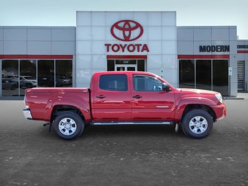 Used 2015 Toyota Tacoma PreRunner w/ SR5 Package RWD image 8