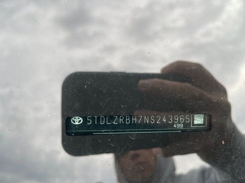 Used 2022 Toyota Highlander XSE image 10