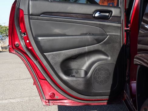 Used 2020 Jeep Grand Cherokee Overland image 39