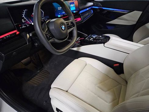 Certified 2026 BMW 530i w/ Premium Package RWD image 9