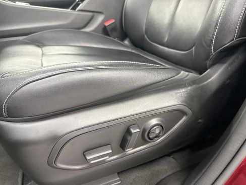 Used 2022 Jeep Grand Cherokee Limited AWD/4WD image 14