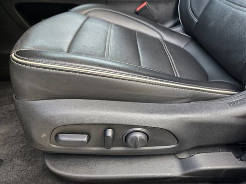Used 2023 GMC Acadia Denali FWD image 25