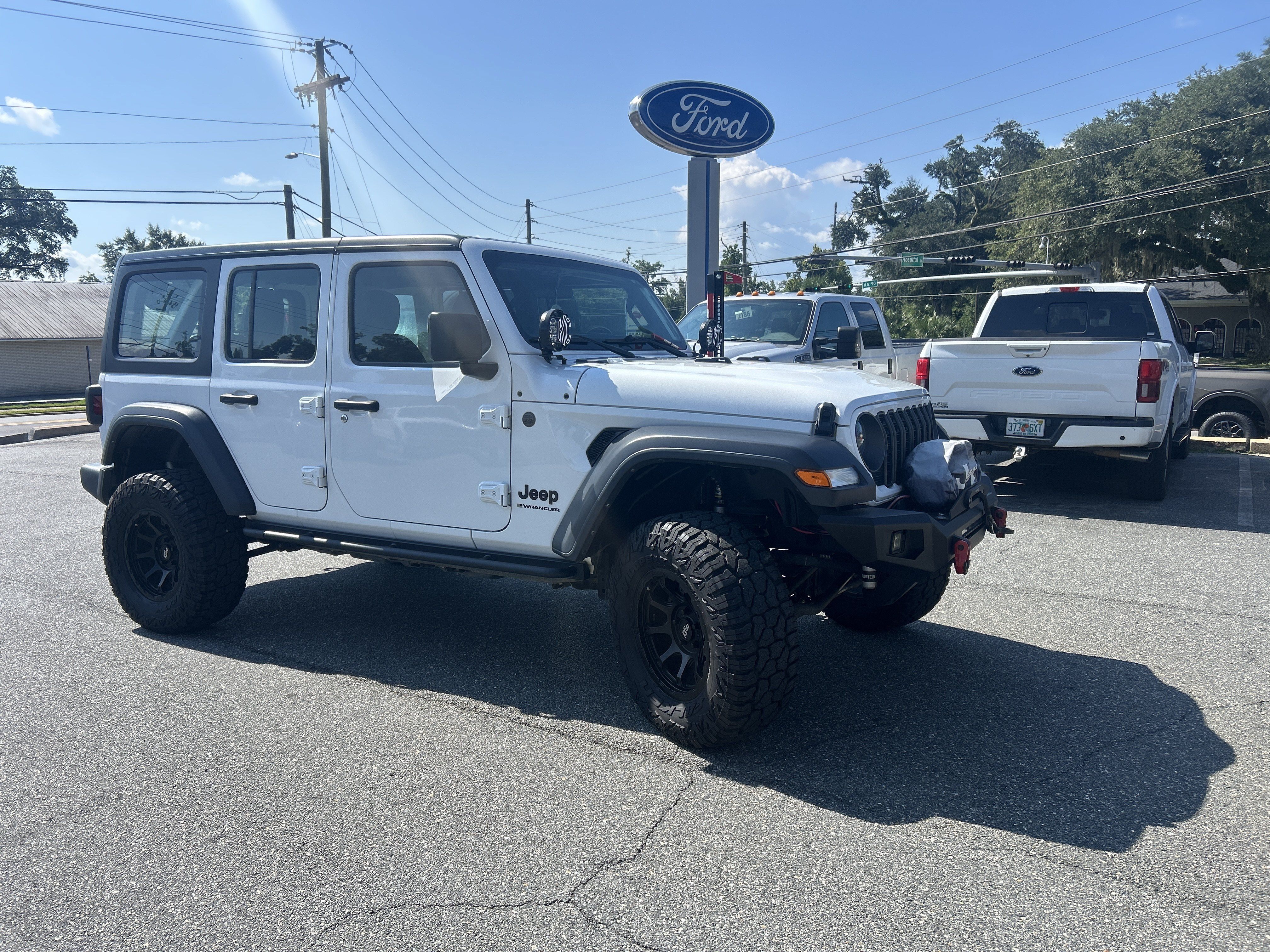 Used 2024 Jeep Wrangler Unlimited Sport AWD/4WD image 1