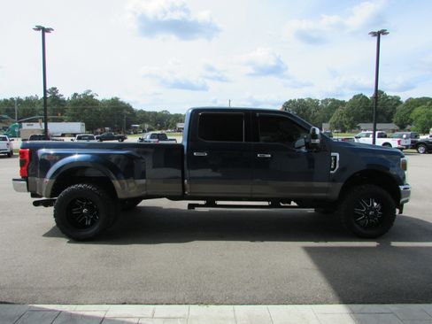 Used 2019 Ford F350 Lariat w/ Chrome Package image 4