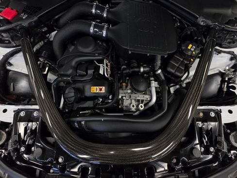 Used 2019 BMW M4 Coupe w/ Competition Package RWD image 3