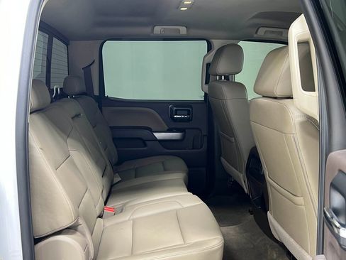 Used 2018 Chevrolet Silverado 1500 LTZ Z71 w/ LTZ Plus Package AWD/4WD image 32