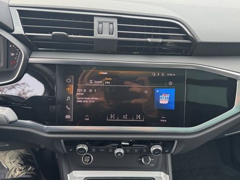 Certified 2025 Audi Q3 2.0T Premium image 16