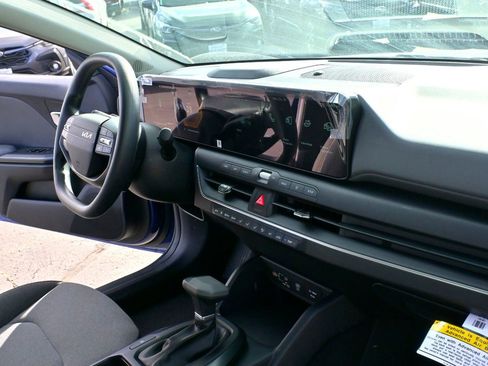 Used 2025 Kia K4 LXS FWD image 18