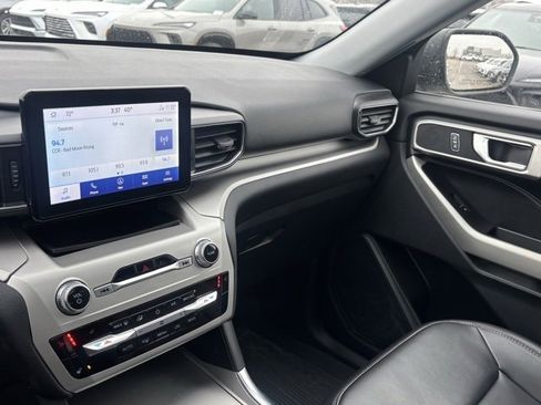 Used 2022 Ford Explorer XLT w/ Equipment Group 202A image 29