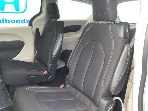 Used 2023 Chrysler Voyager LX FWD image 13