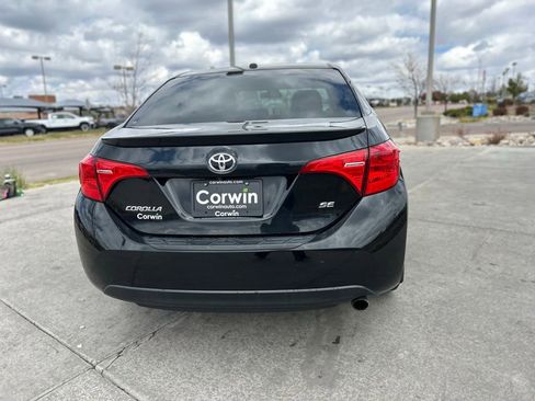 Used 2018 Toyota Corolla SE w/ SE Premium Package FWD image 10