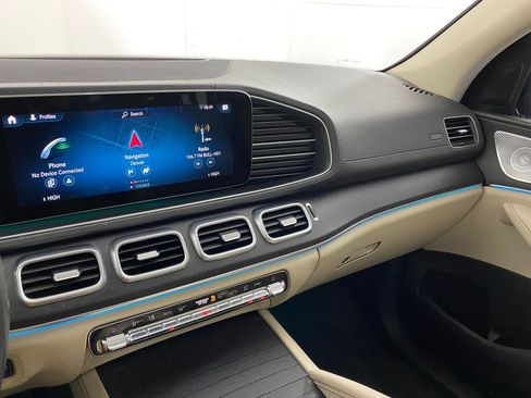 Used 2020 Mercedes-Benz GLS 450 4MATIC image 25