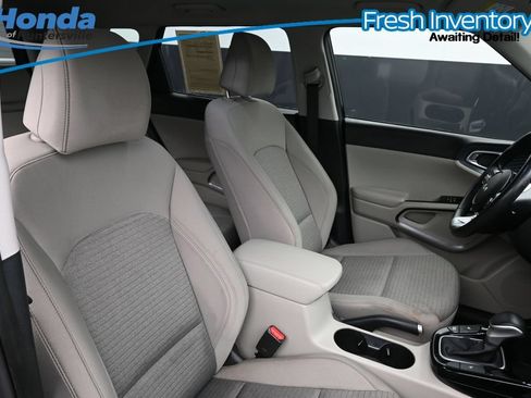 Used 2024 Kia Soul EX FWD image 12
