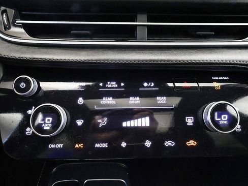 Used 2023 INFINITI QX60 Luxe w/ Performance Audio Package AWD/4WD image 25
