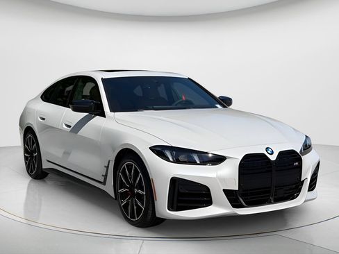 New 2027 BMW M440i w/ Premium Package RWD image 3
