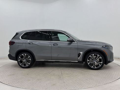 Used 2024 BMW X5 xDrive50e w/ Premium Package AWD/4WD image 8
