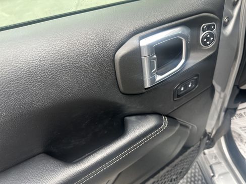 Used 2021 Jeep Gladiator Overland w/ Popular Equipment Package image 15