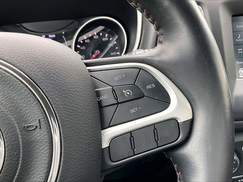 Used 2019 Jeep Compass Latitude w/ Cold Weather Group AWD/4WD image 19